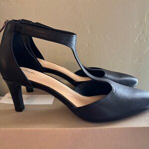 Clarks Calla Lily Black Leather size 9